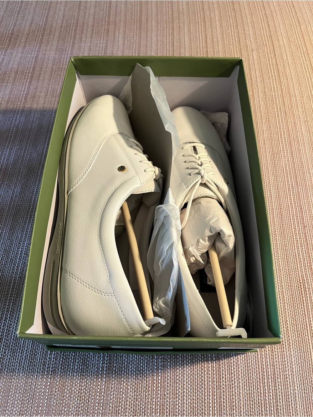 NEW! Women’s East Spirit White Leather Tie Shoes Size 10 Narrow